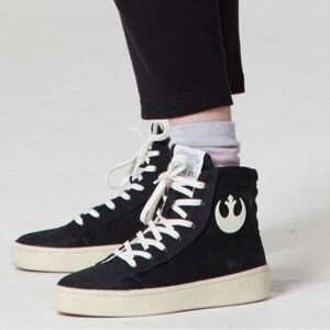 Star Wars Po-Zu Resistance Sneaker Limited Edition size 39 US size 8